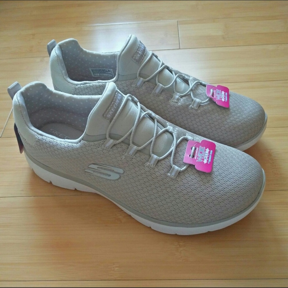 -NEW- Skechers Summits - Polka Dance Wide Sneakers 9.5W